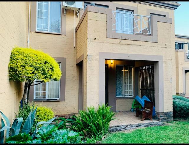 2 BEDROOM FLAT FOR SALE IN JORDAAN PARK